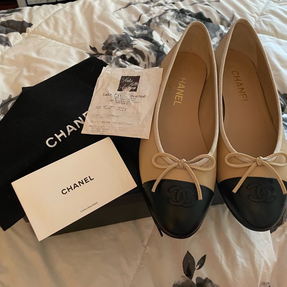Chanel Black and Beige Ballet Flats 39